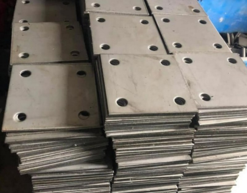 Bản mã thép SS400
