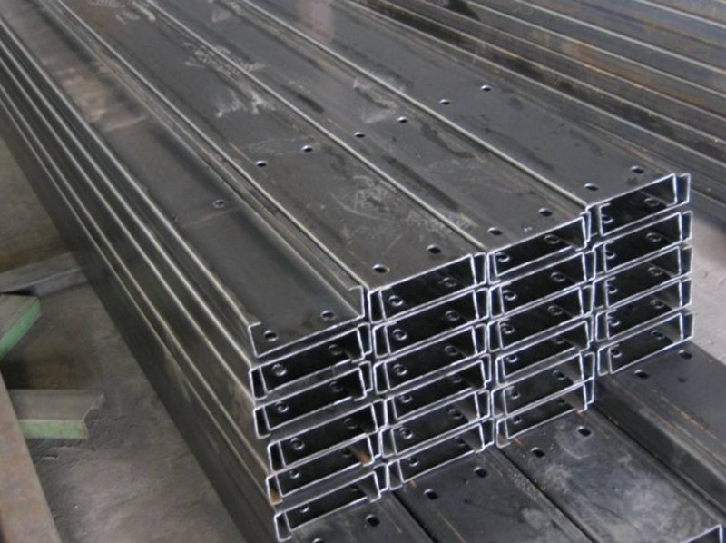 Một số lưu ý quan trọng khi thi công xà gồ thép