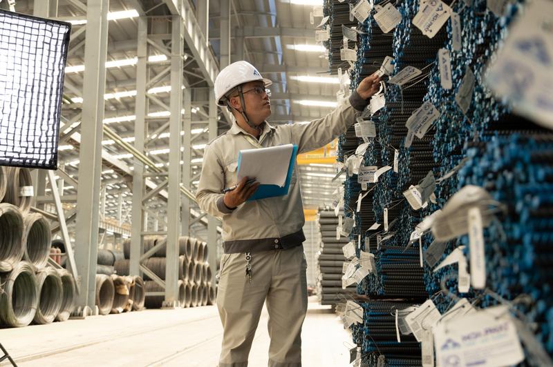 Phân loại thép và ảnh hưởng đến cách sử dụng bảng trọng lượng