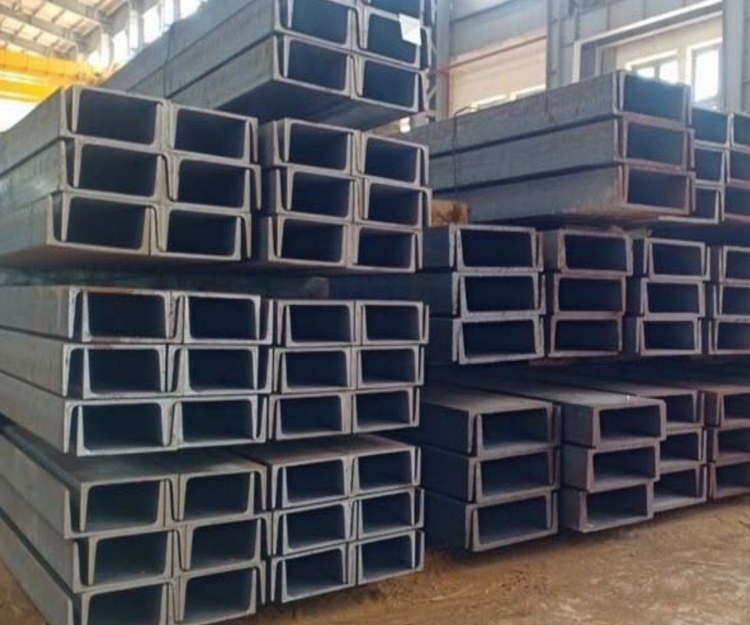 Thép hình U300, dày 7 đến 9.5 mm, SS400, A36, Q235B...