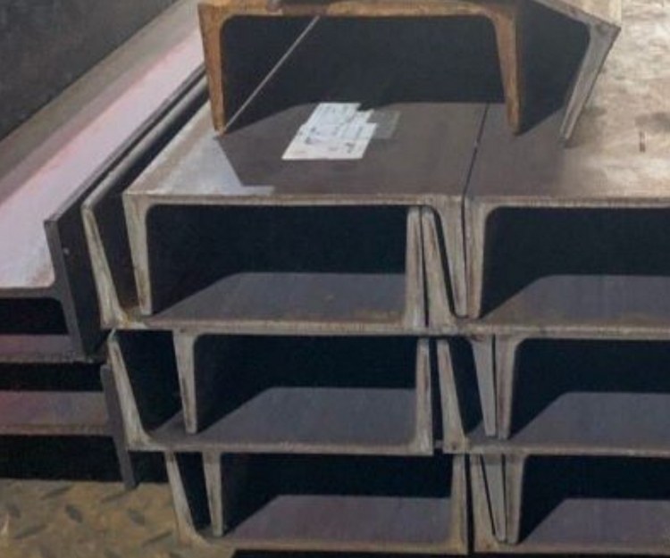 Thép hình U300, dày 7 đến 9.5 mm, SS400, A36, Q235B...